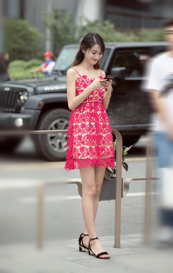 东莞街拍 在一座美女如云的城市 你偶遇美女，总忍不住多看几遍