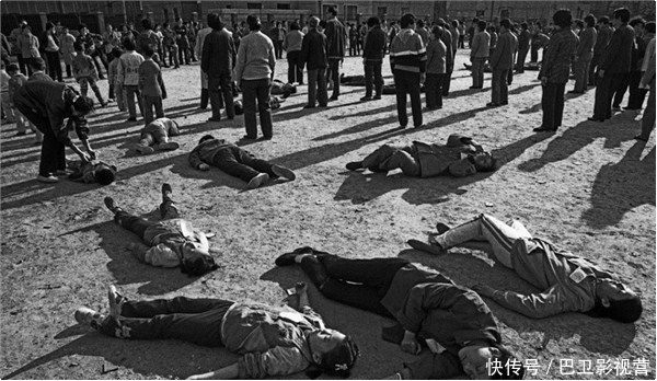镜头下：８０年代北京那些老照片催人泪下，每一张都是满满的回忆