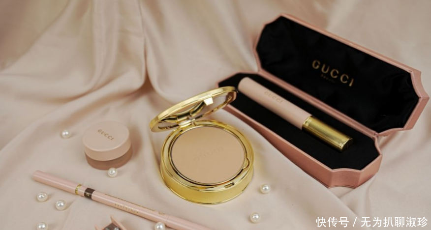 「复古」首推粉饼!GUCCI Beauty全新彩妆,超美复古粉金包装