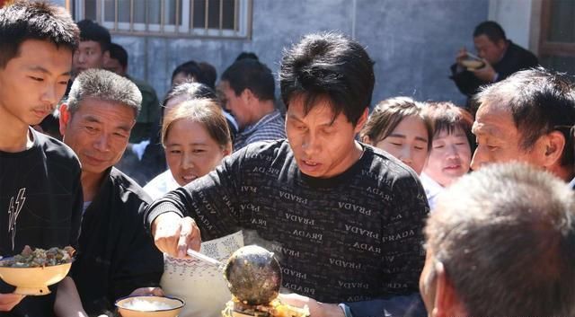  酒席：在农村，碰上这3种酒席，有钱也别参加，虽然花不多但助长
