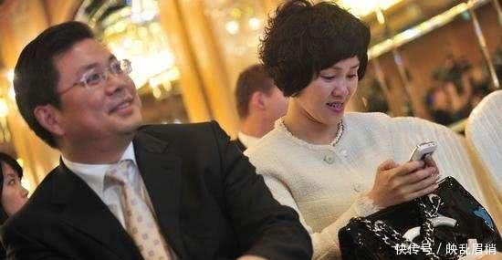 哥哥曾是中国首富，她却选择嫁给哥哥的司机，后帮老公成百亿富豪