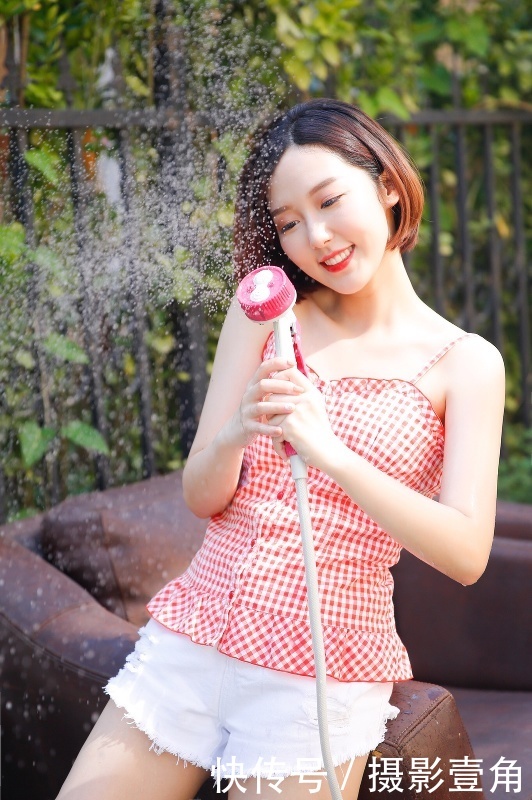 人像摄影：调皮可爱的短发清爽女孩