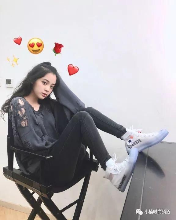 无敌长腿先开外挂！一览隐藏版鞋头欧阳娜娜的球鞋女孩穿搭术！