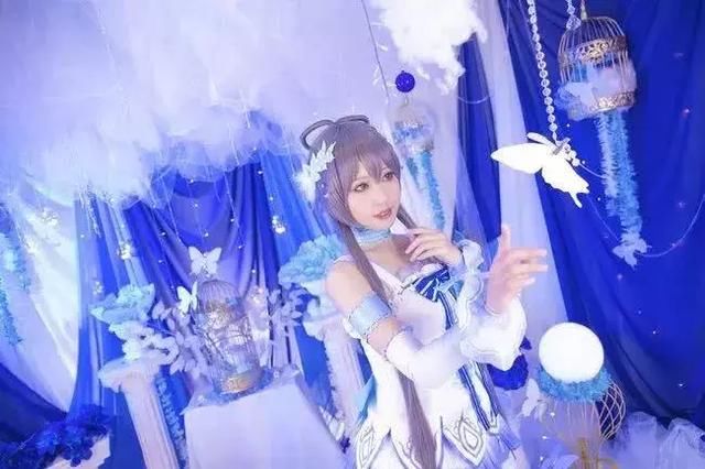 VOCALOID洛天依生日快乐 仙境般的白丝小姐姐 很美丽!