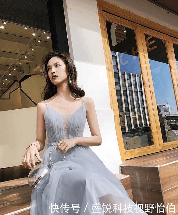 #展现#摄影纯美纱裙刷新颜值,展现迷人白皙肌肤,性感又不失单纯