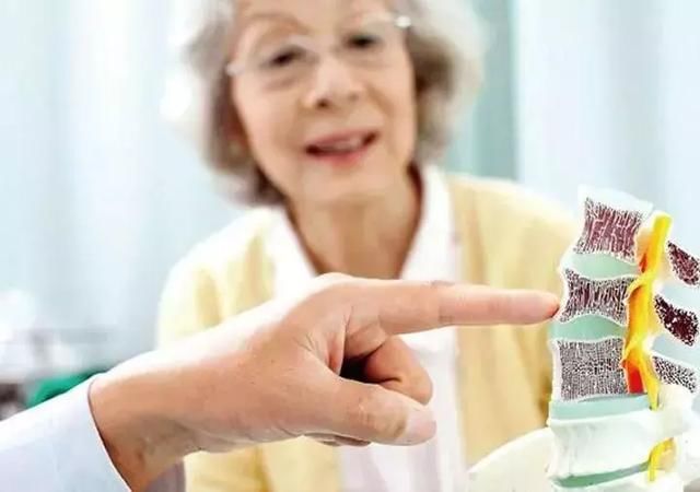 晒后“烤”验！把握晒后修复黄金时段！黑了也能白回来！