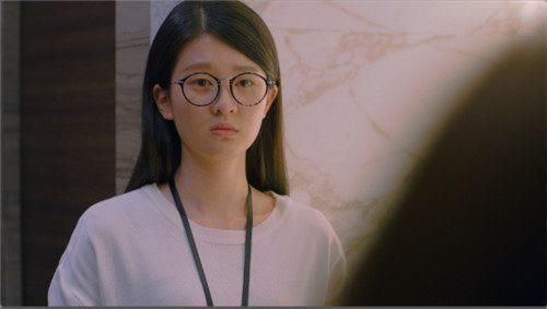 乔欣又不好好穿衣服了！玩转另类时尚的她分分钟钟逼死强迫症