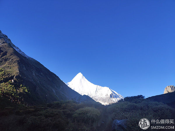雪山/草场/海子,与魅族16th踏上色达+稻城川西环游