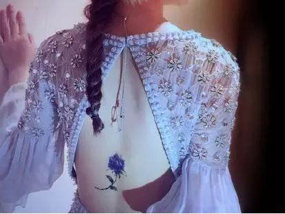 赵丽颖因身体原因调整休息，黑粉骂她矫情，网友你试试一年上班!