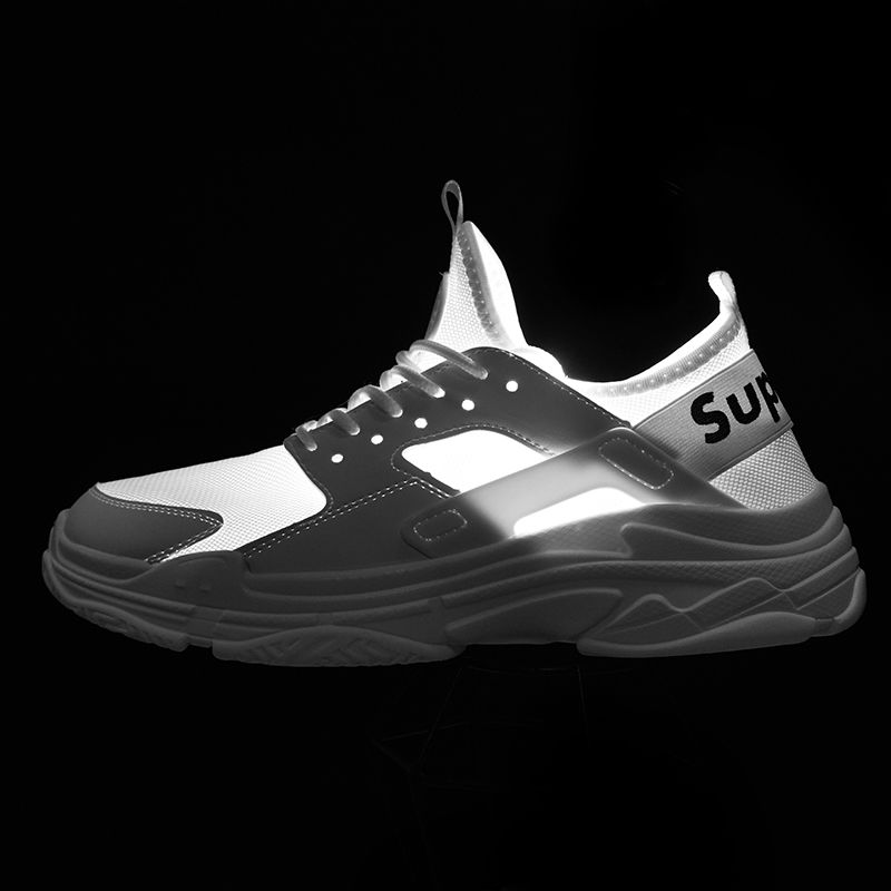 怪不得没人穿皮鞋，原来现在流行“伦敦鞋”，适合80后，贼透气