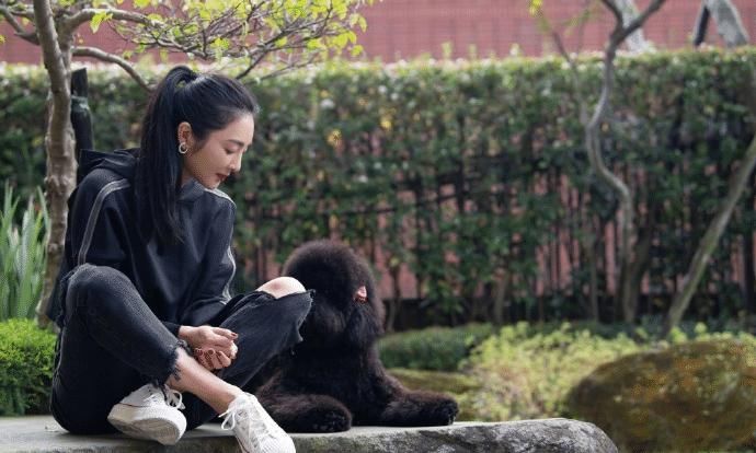  『吴速玲』曹格庆祝老婆吴速玲41岁生日，文案令人感动，结婚11年感情依旧