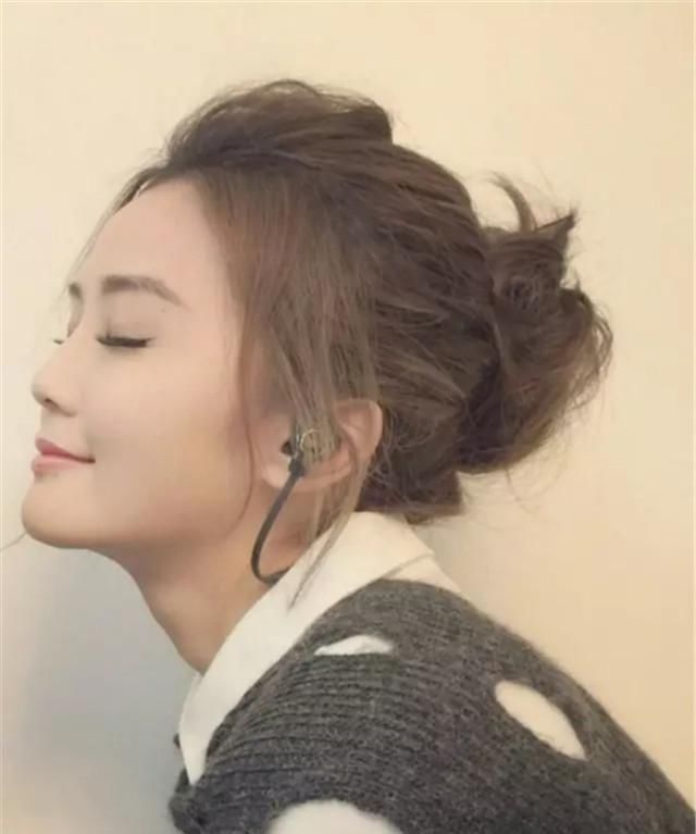  『女人』女人再懒也别披头散发!今年巨乖的4种“扎发”,时尚减龄显脸小