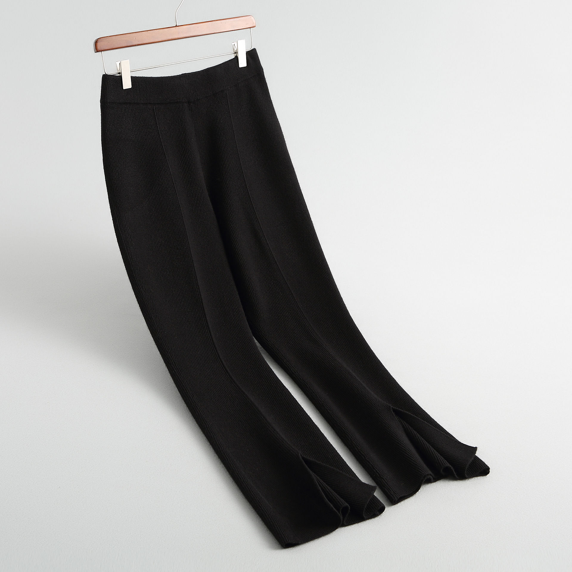 老婆去北方出差回来，就把旧裙子都扔了，穿上这些，别说还真洋气