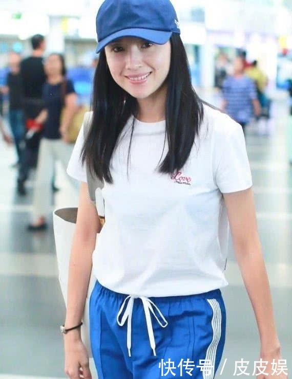 同是水晶鞋，董洁穿出了挫败感，而赵丽颖，精致得体，差距真大