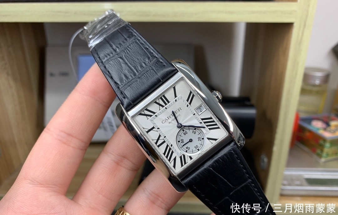  『卡地亚』圆形腕表好还是方形腕表好？看完它，圆形腕表真的就很一般了