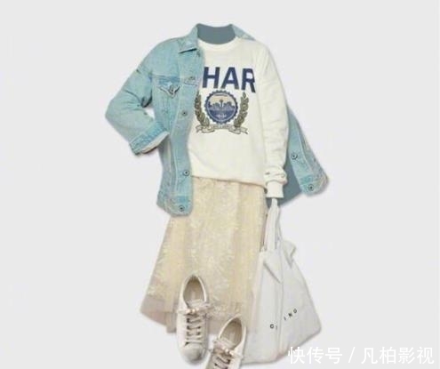 『女生』清新又淑女的女生,选蓝色牛仔+裙子,春天就这么穿太可了