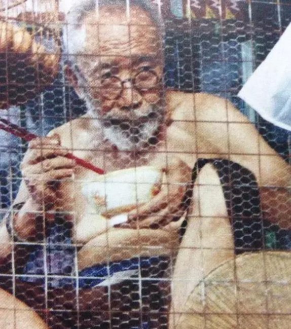  【李嘉诚】曾比李嘉诚还有钱,68岁捐出全副身家开始演戏,80、90后都看过他的电影