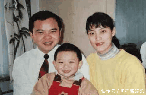 黄子韬突发微博公开恋情, 粉丝表示不敢相信