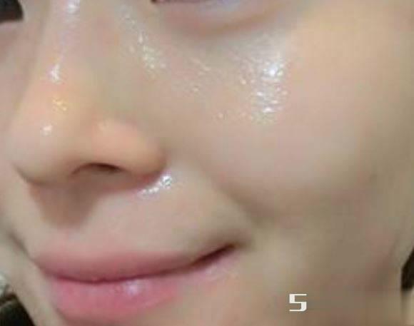 睡前别忘用它洗脸，连续一周，脸蛋白皙光滑更显年轻