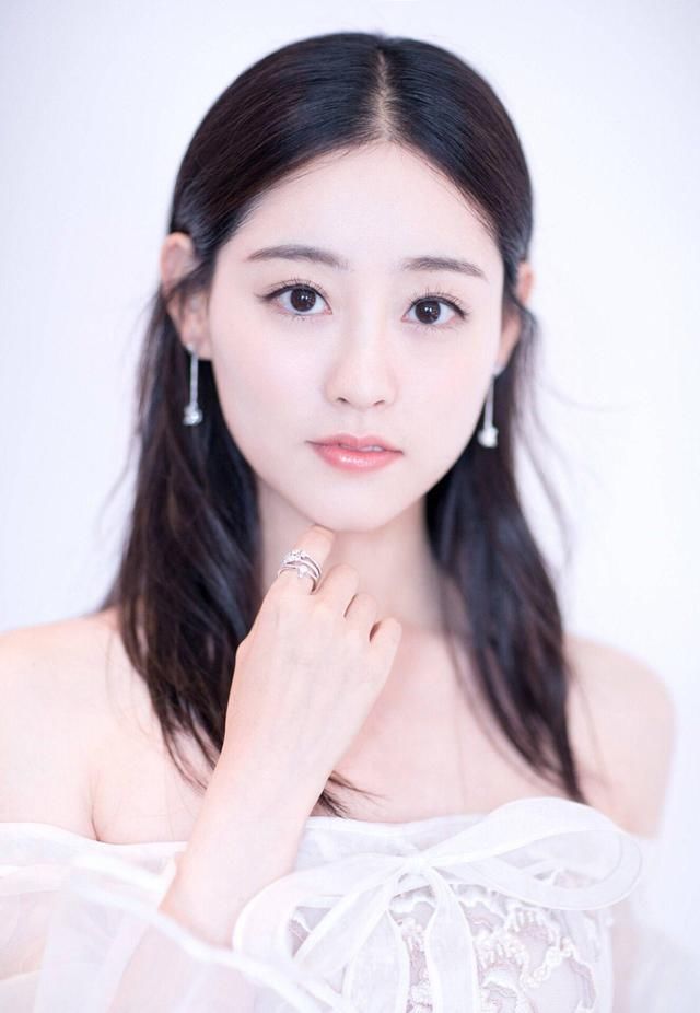 祝绪丹这一身甜的过分了，对她的颜值和身材也是服气！