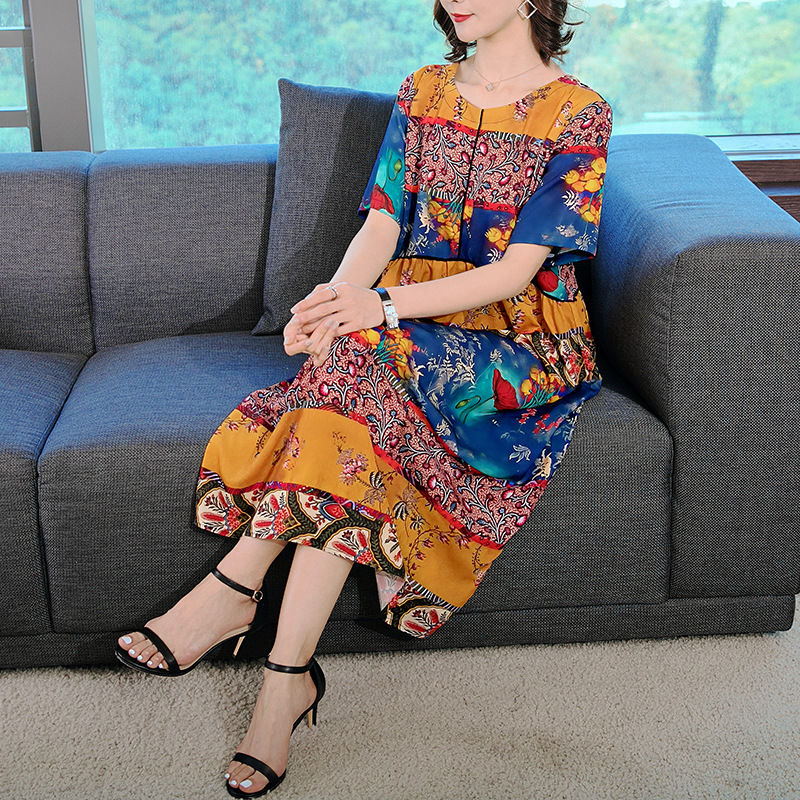 海边渡假，便宜清凉的波西米亚裙秒杀比基尼，景美人美，羡煞路人