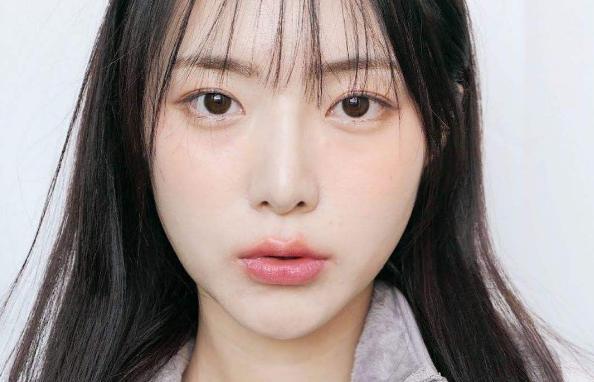 男人是喜欢女人化妆还是素颜？网友：重点是漂不漂亮！