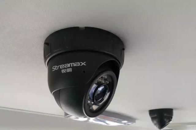 董小姐知道吗 “高铁级”银隆公交车在石家庄闪现！