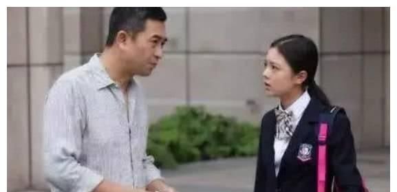 『国民』张嘉译一手捧红自己女儿,关晓彤地位不保,国民闺女终于换人了
