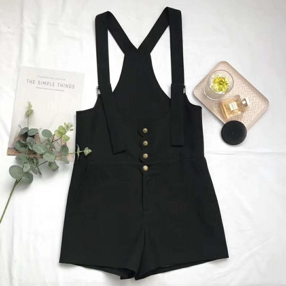 《如懿传》愉妃张钧蜜平时穿搭霸气侧漏 剧中扮演文弱小白兔