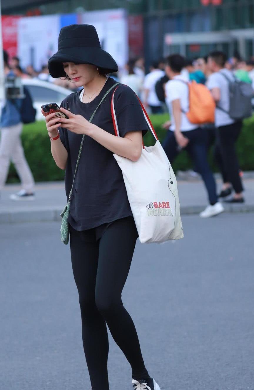 打底裤可以更好的呵护身材, 小清新范充满俏美的魅力