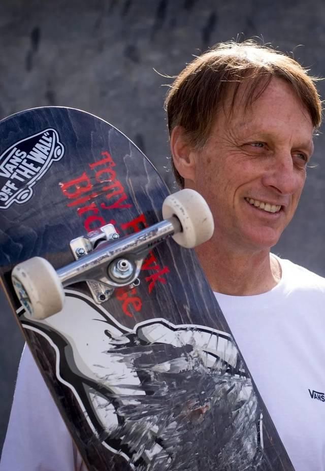  『穿搭指南』资讯丨泫雅示范 MLB 春日穿搭，可盐可甜，魅力难挡！