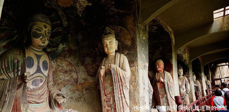 中国钱最多的山崖,崖洞中藏有上千万的纸币,却无人敢拿