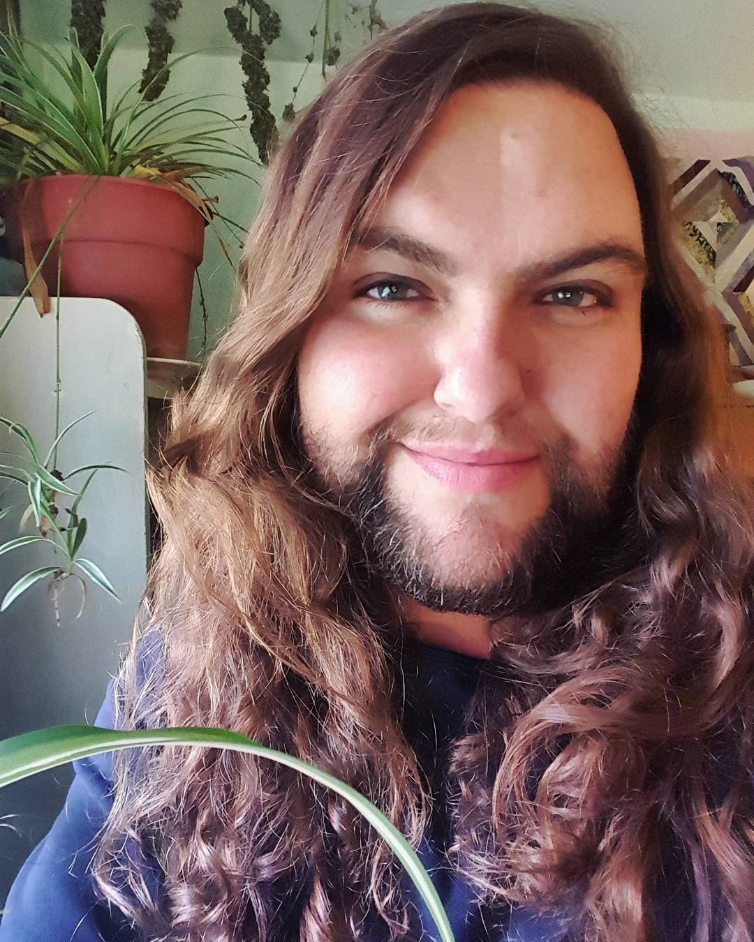 蓄起胡子留起了体毛，身患怪病的她让自己变得更有魅力了