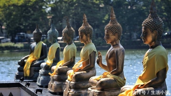 泰国最潮流的寺庙,庙里的佛像不仅脚穿匡威,腰里还别着苹果手机