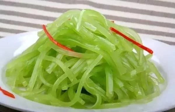 下火的凉拌菜 t010cd75b8e00f7bced.webp