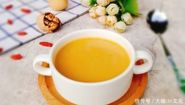  [褐色]它是“天然美白水”，坚持喝一月，早晚一杯，皮肤好到人人夸！