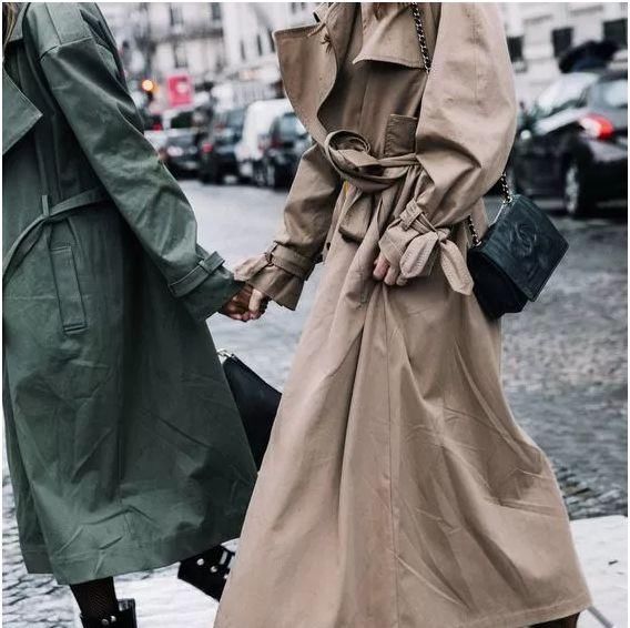 胸大妹子心里苦：背个包勒出东非大裂谷