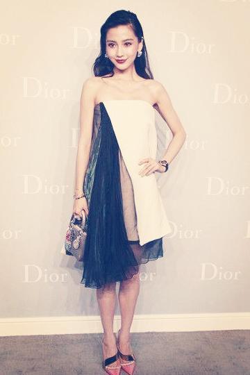 女星穿高跟鞋:第一位美艳,第二位走路难,唯独她让人直呼受不了