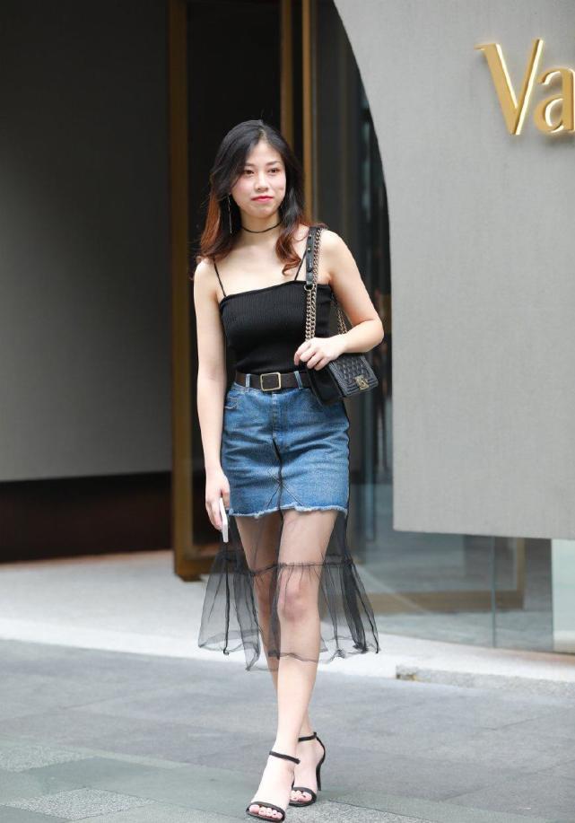 街拍：图1丝袜性感，图2紧身裤妩媚，图3包臀裙最可爱