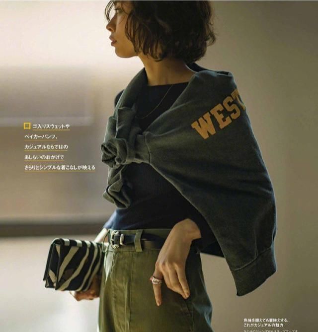  『不失女人』外出聚会如何穿搭?瞧瞧这样穿,休闲风的搭配示范,清爽又时尚