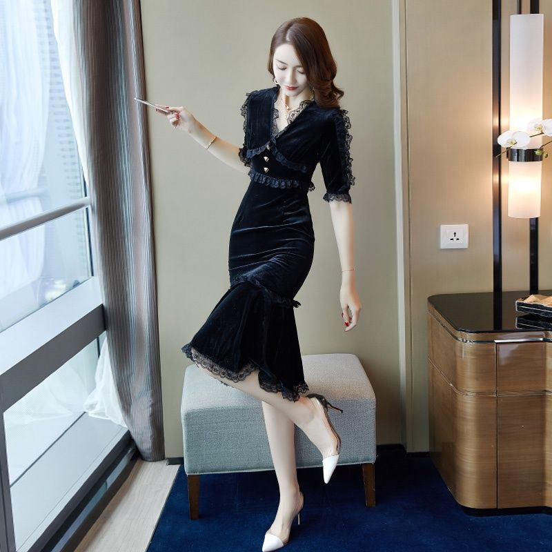 悄悄告诉你，今年大衣里面这样穿，上身满满女人味，穿3年不过时