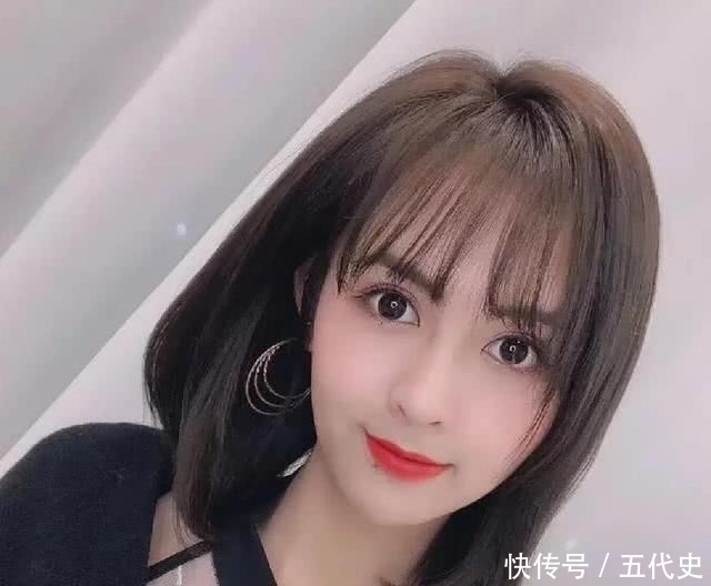 女生@小个子女生别留“黑长直”,今年最流行的4种短发,既显高又瘦脸