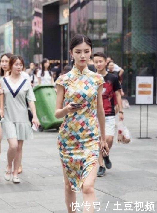 『摄影』摄影街拍:优雅迷人娇俏动人的小姐姐原来都是这么搭配衣服的