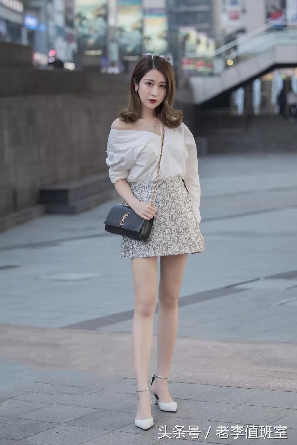 街拍:城市街头靓女如云长得雪肤花貌性感美丽