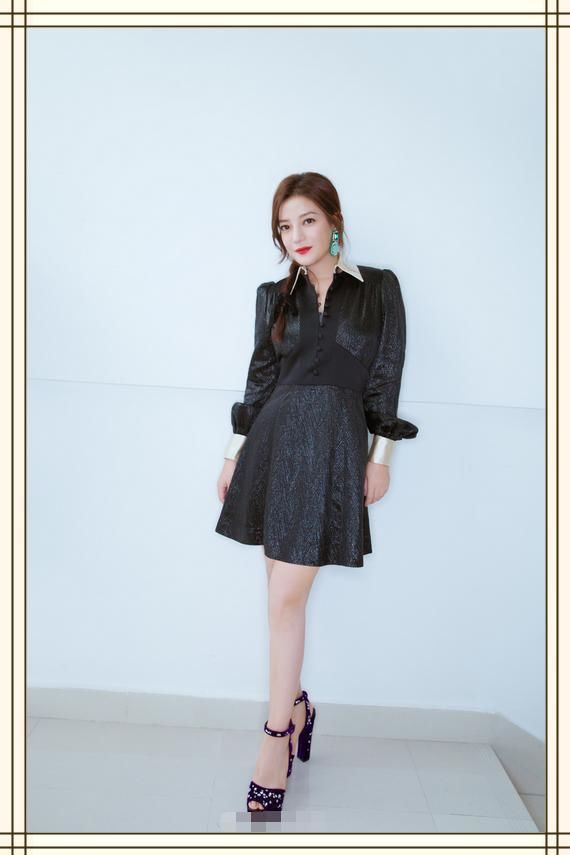 赵薇再次瘦出新高度！运动裤都撑不起来了，网友：简直换了一个人