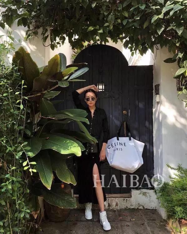 小个子夏日穿搭特辑!身高不足160cm的她们，怎么穿才能显高又时髦