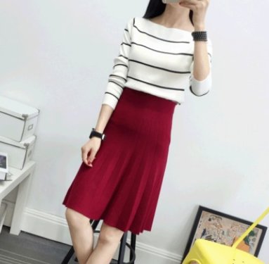 别再穿打底裤了，又土又老!穿这样的半裙，怎么搭配都超美的