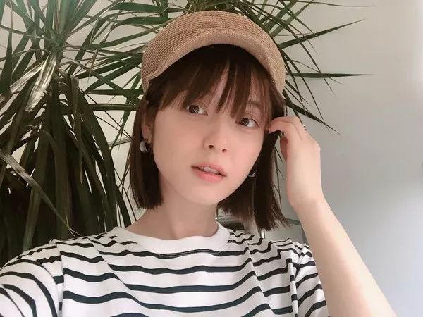 好奇| 霓虹素颜最美女星是30岁的她?翻完她的Ins我才真的服了...