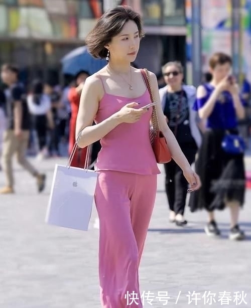 个性|两种不同风格的背心穿搭，给你个性十足的感觉，永不撞衫
