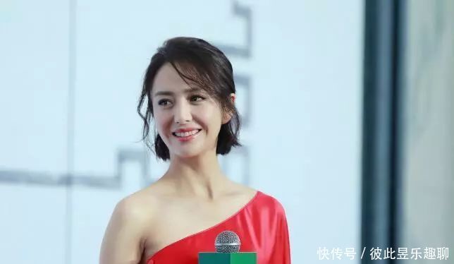  [春晚]何炅问佟丽娅 找你主持节目多少钱 佟丽娅的回复笑翻全场